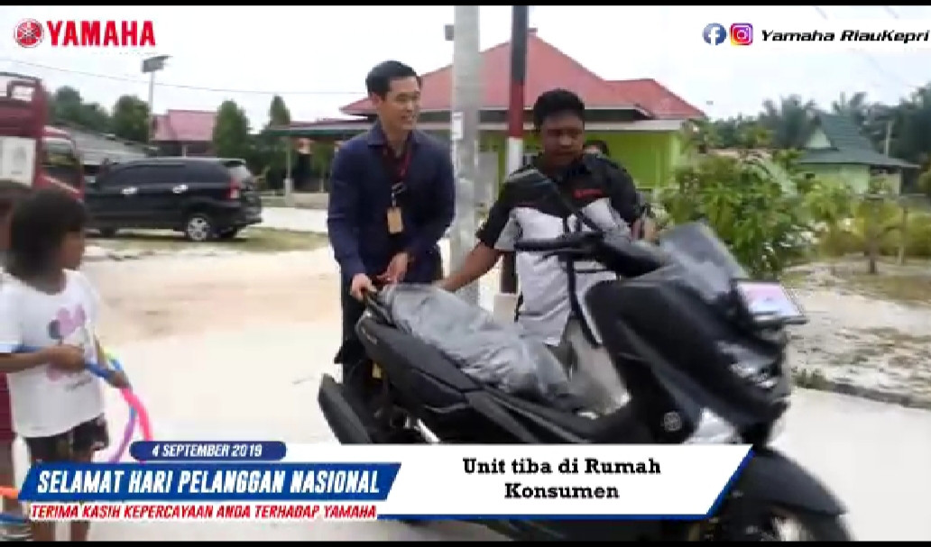 Di Hari Pelanggan: Chief Branch Officer Yamaha Riau-Kepri, Indra Surya Antar Sendiri Pesanan Pelanggan