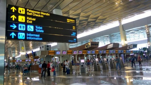 Bagi Anda Penumpang Pesawat ke Jakarta Tak Punya SIKM, Siap–siap Karantina di GOR Cengkareng