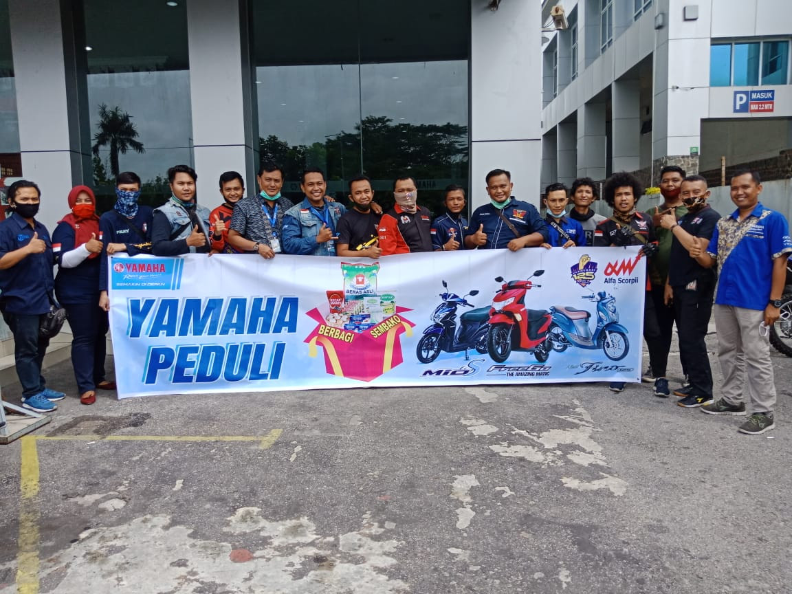 Peduli Dampak Covid-19, Yamaha Salurkan Bantuan Sembako Untuk Komunitas Motor dan Wartawan 