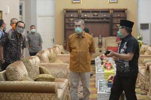Rakor dengan Menteri Luhut, Gubernur Riau: Kita akan Benahi Apa yang Kurang Dalam Atasi Covid-19