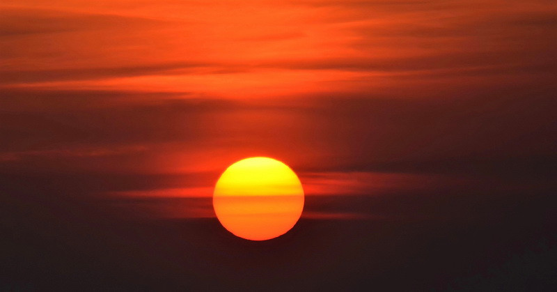 Tahukah Anda Kenapa Warna Matahari Berbeda Saat Pagi, Siang, dan Sore? Ini Jawabannya