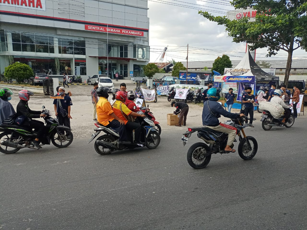 Maxi Berbagi Digelar di Sentral Yamaha Jalan Nangka Ujung Pekanbaru