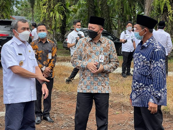 Gubernur Riau Bawa Dirut Bank Riau Kepri ke Desa Rimba Makmur, Zona Ekonomi Syariah Sangat Diharapkan