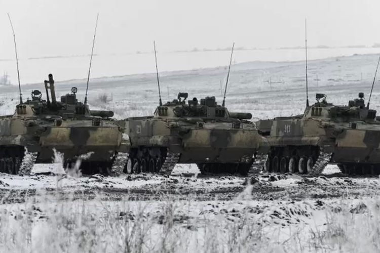 Rusia Tarik Sebagian Pasukan dari Perbatasan Ukraina, Konflik Berakhir?