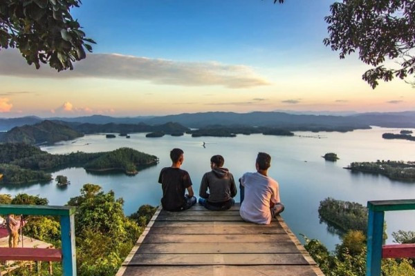 Santai di Puncak Kompe, Menikmati Matahari Terbenam di Tempat Wisata Riau