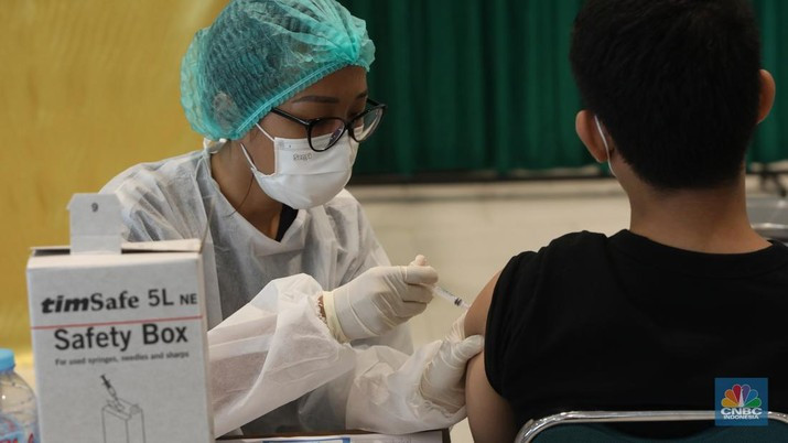 Warga Riau Silakan Datang ke Mal untuk Vaksinasi Booster