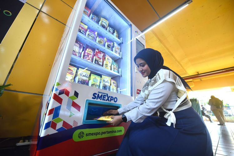 Produk UMKM Dipaajang di Stasiun Gondangdia, Pertamina dan KAI Luncurkan Vending Machine UMKM